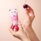 Creme_main_Cerise